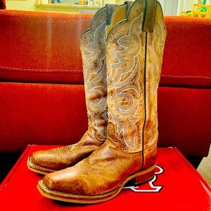 Justin Cowboy Boots- like new!!!
